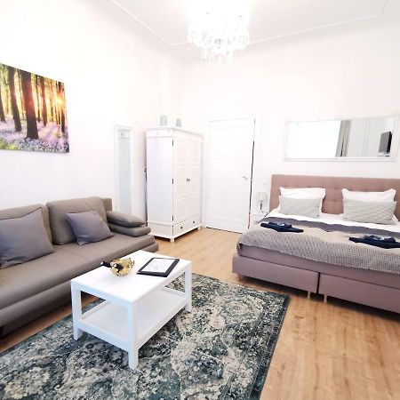 ברלין Kvh By Rockchair Apartments L Superhost Status L Boxspringbett Am Schloss Charlottenburg Welcomes You! מראה חיצוני תמונה