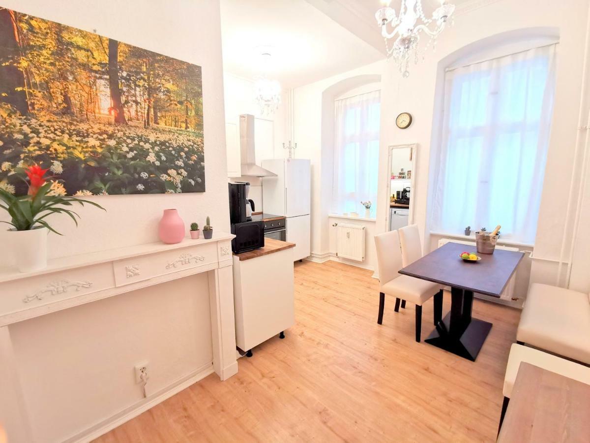 ברלין Kvh By Rockchair Apartments L Superhost Status L Boxspringbett Am Schloss Charlottenburg Welcomes You! מראה חיצוני תמונה