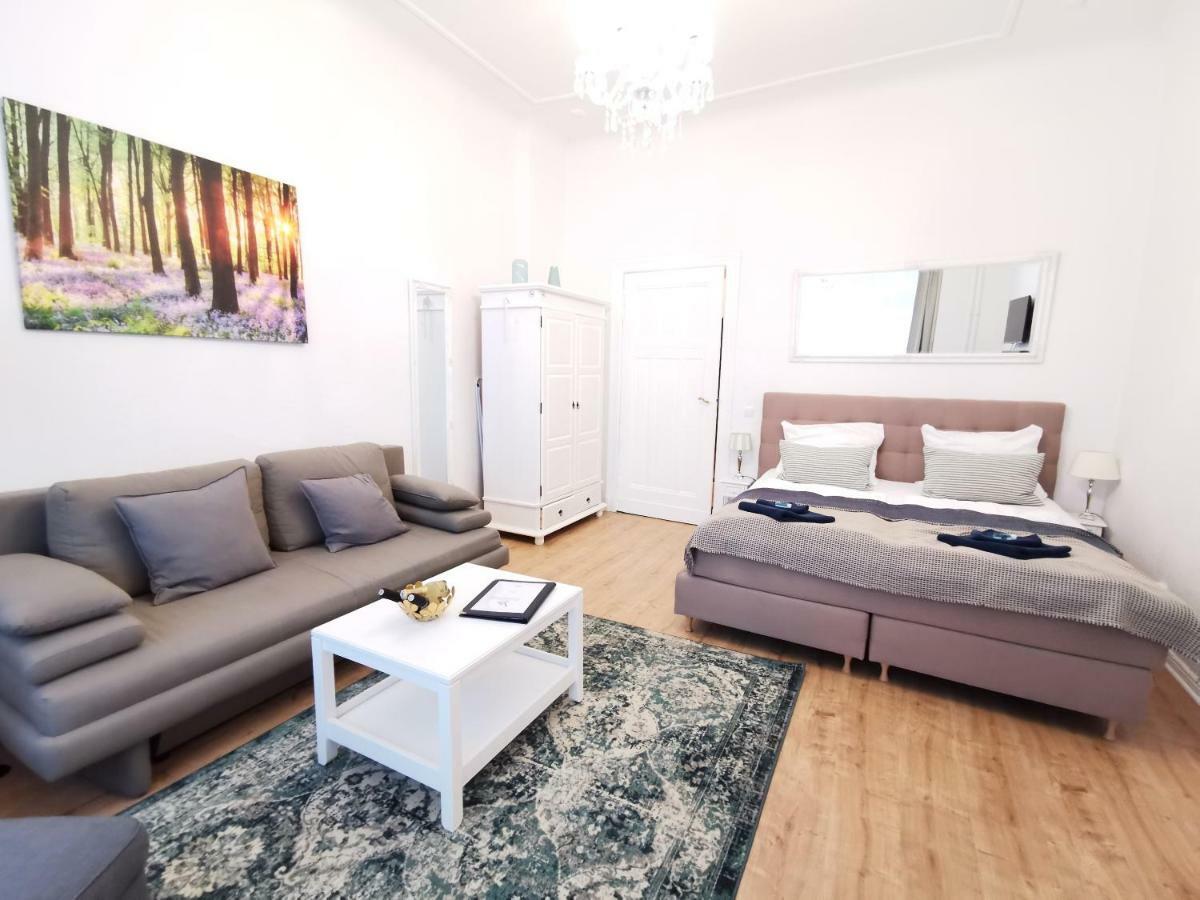 ברלין Kvh By Rockchair Apartments L Superhost Status L Boxspringbett Am Schloss Charlottenburg Welcomes You! מראה חיצוני תמונה